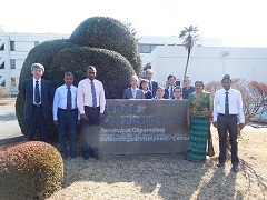 Group photo at the RIC Tsukuba gate